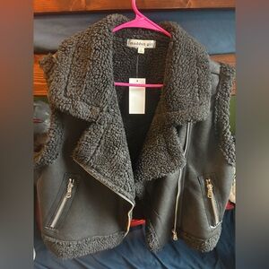 Madden Girl Charcoal Sherpa Vest